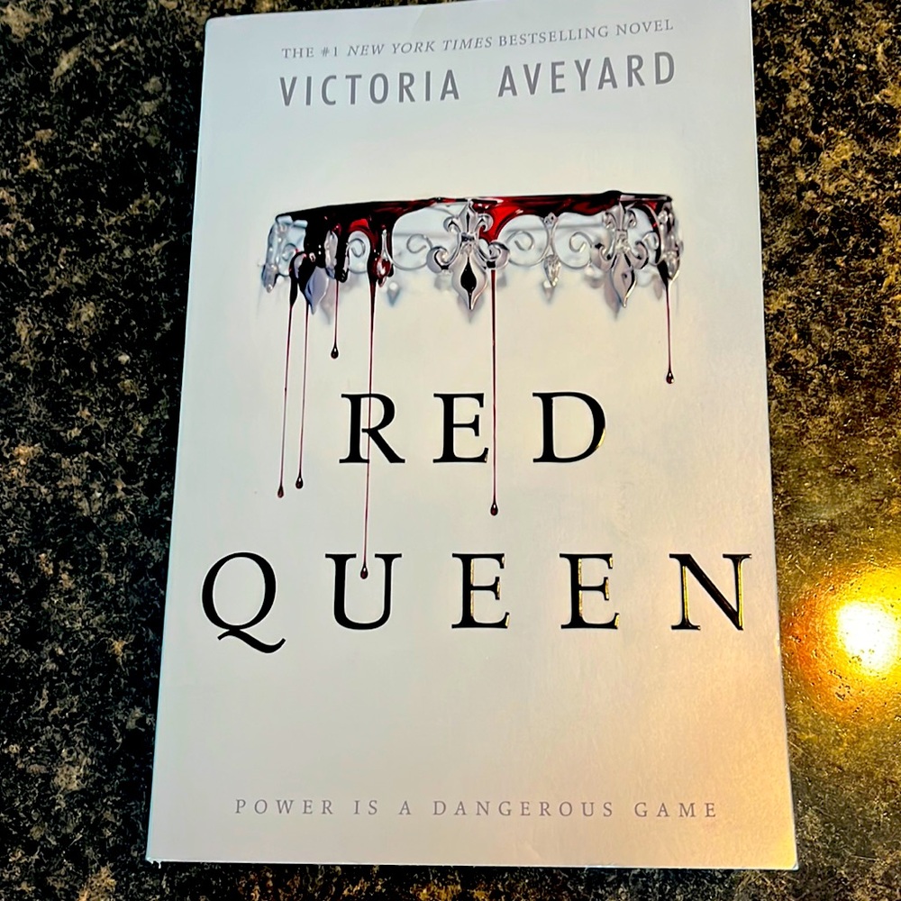 Red Queen paperback novel by Victoria Aveyard